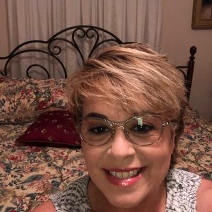 Meet your Posher, Angie